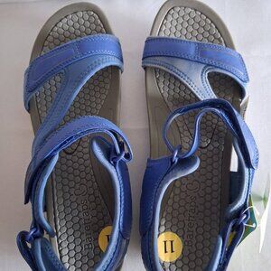 Women's Size 11M Baretraps Donatella Blue Sandals